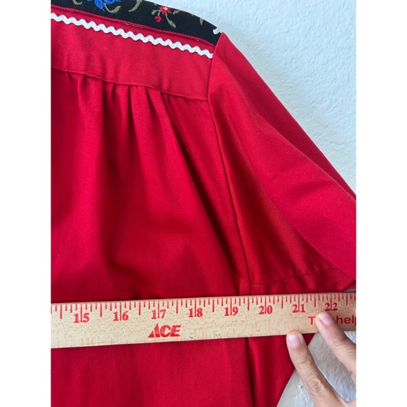 Vintage‎ Folk Embroidered Red Alpine Peasant Cottagecore Top SZ 40 (see msrmt)) - Picture 9 of 10
